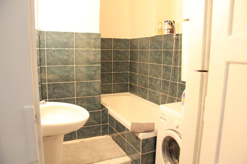 2 Bedrooms Close Vysehrad - Congress Centrum Прага Экстерьер фото